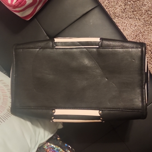 Betsey Johnson - Picture 5 of 5